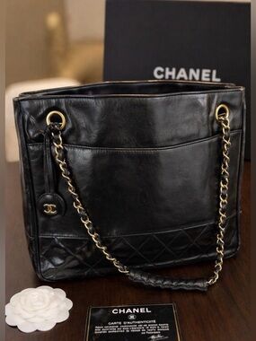 🌟Authentic Vintage Chanel Black Leather Chain Tote Bag | QuiltedCC Gold Hardware